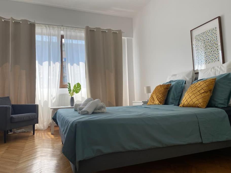 2 Bedroom Apartment With Terrace In City Center Bucarest Exterior foto